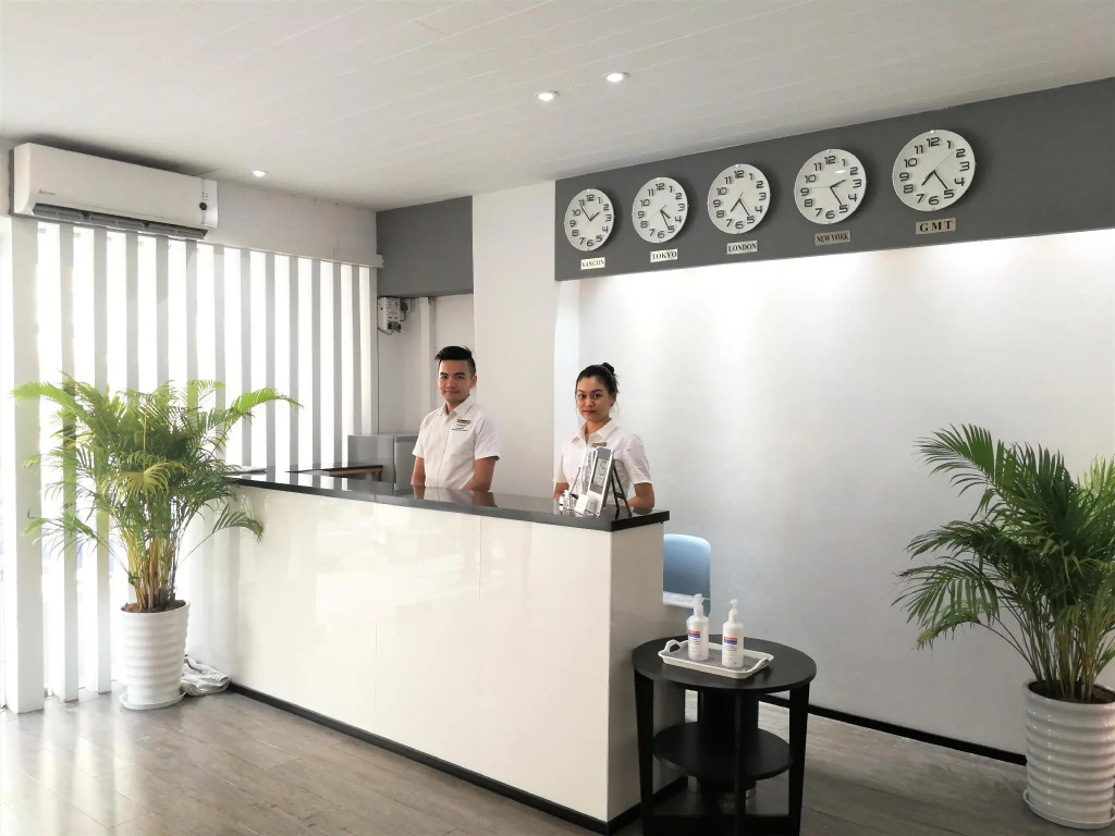 YAMA HOTEL & ROOFTOP BAR