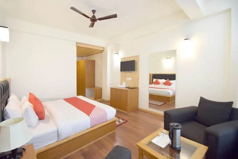 The Woodbine by OYO Rooms