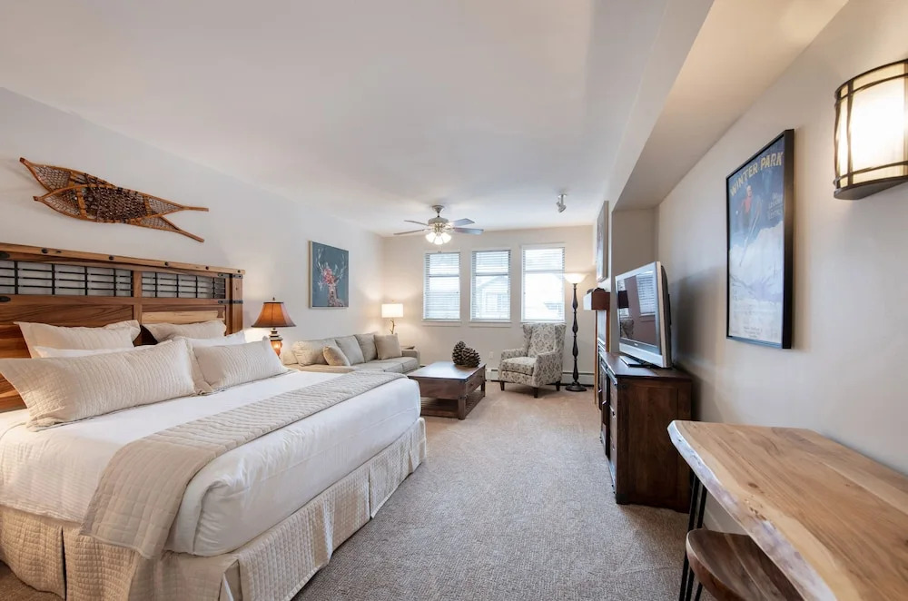 Premium Unit 4643- Fraser Crossing/founders Pointe Condo