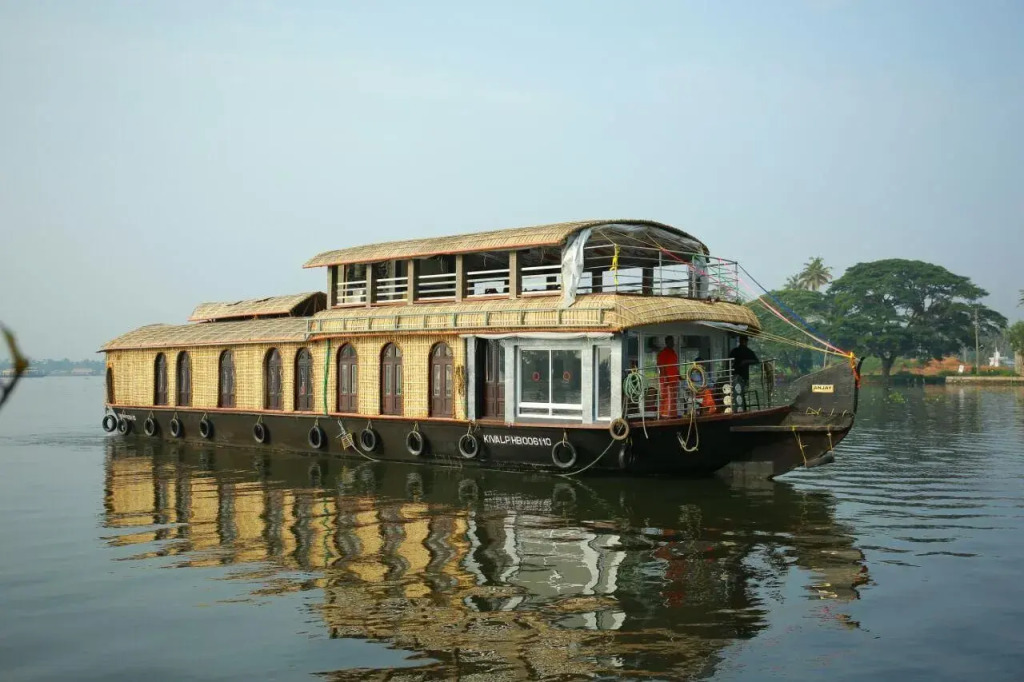 Private Houseboat