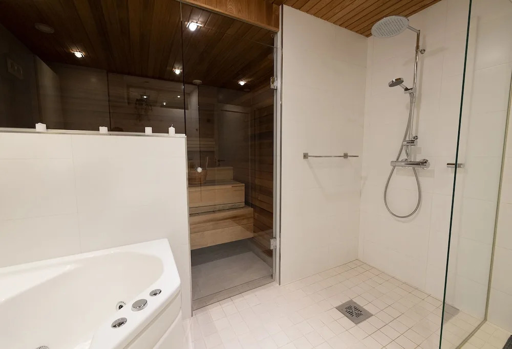 2ndhomes Unique 2-Story Home with Spa
