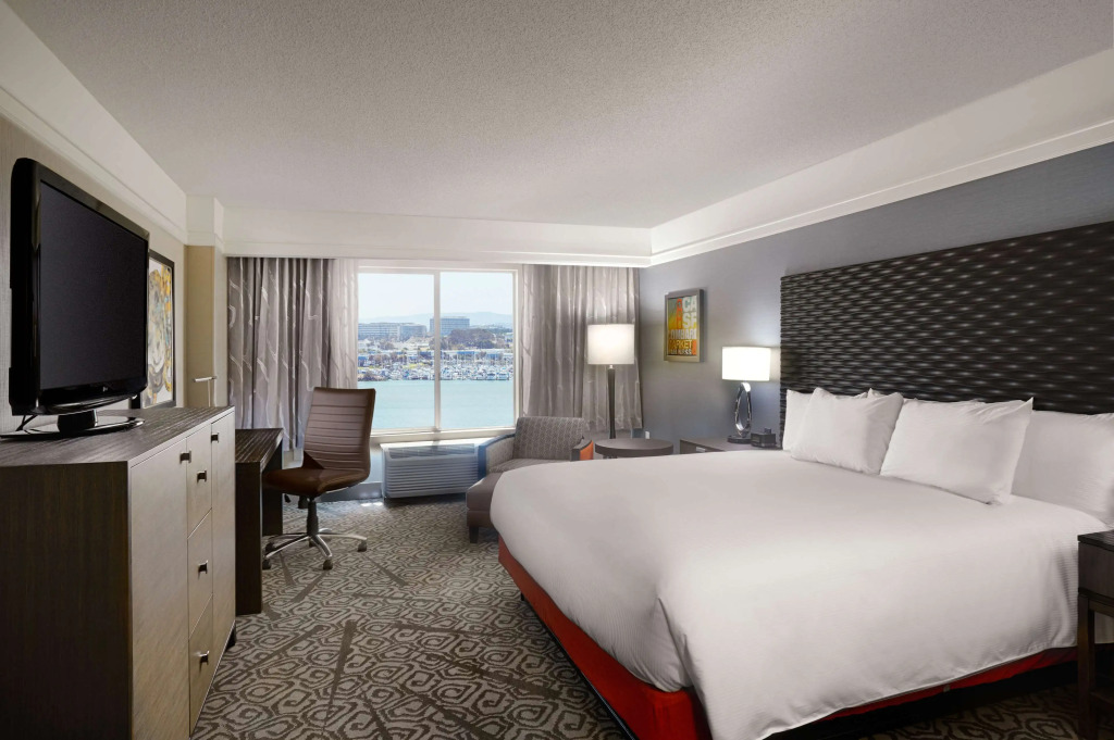 DoubleTree by Hilton San Francisco Airport North Bayfront