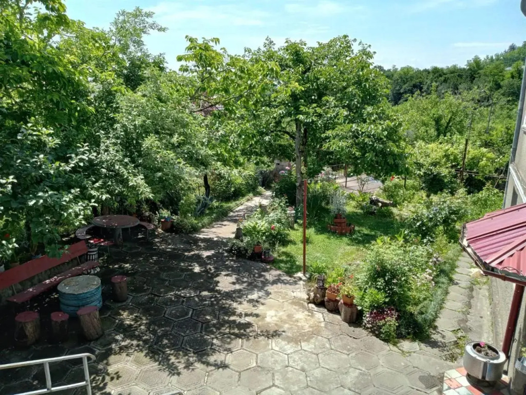 Nunus Guesthouse