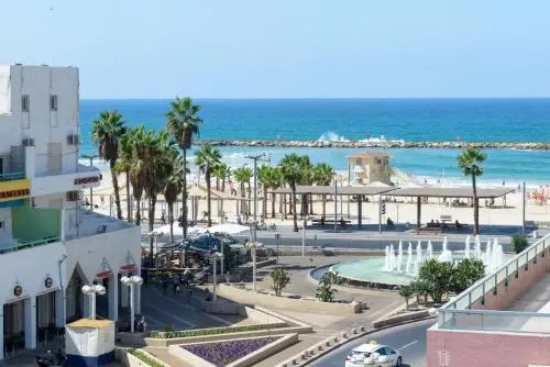 Beachfront 52 by Tlv 2 Rent