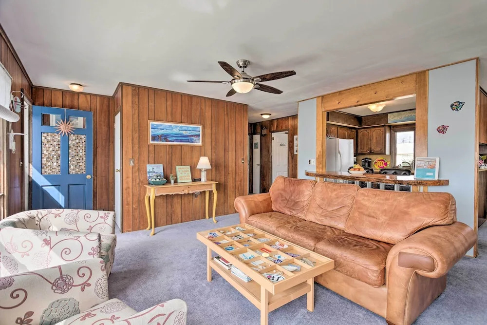 Rhode Island Oceanview Retreat: Walk to Shore!