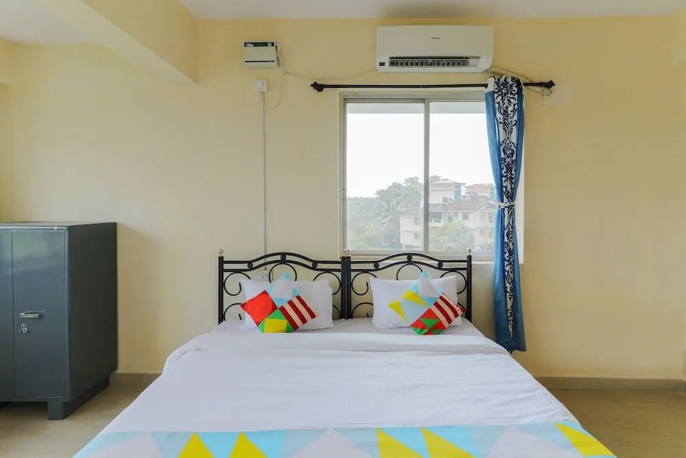 OYO 17182 Home Green View 2BHK Nuvem