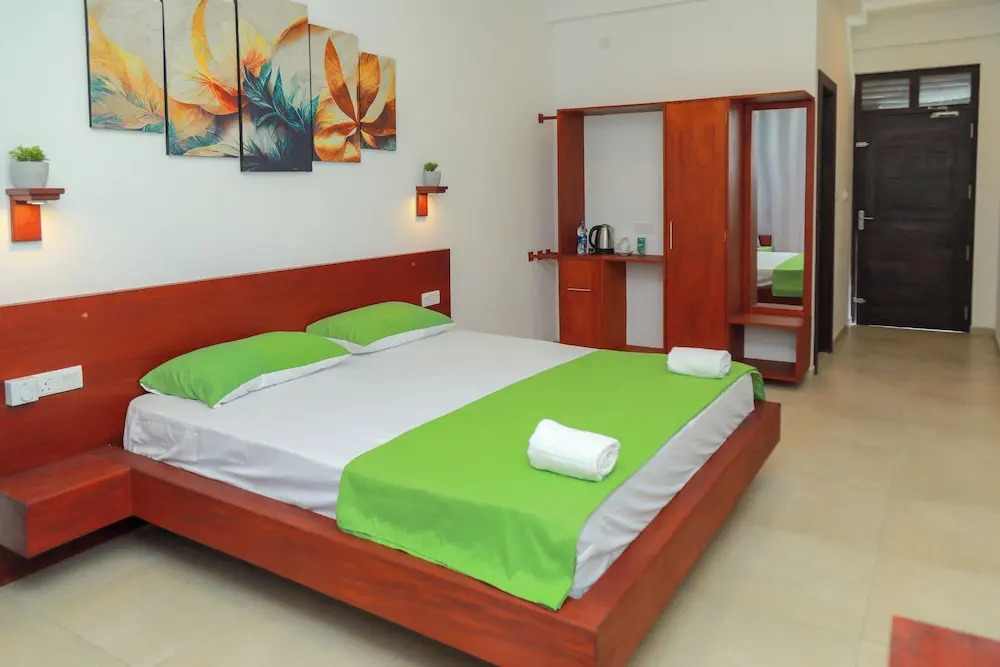 Travellers Hotel Hikkaduwa