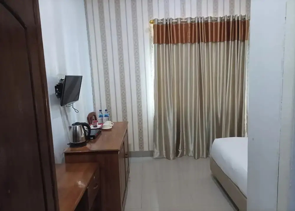 Robbani Edotel Liwa Syariah