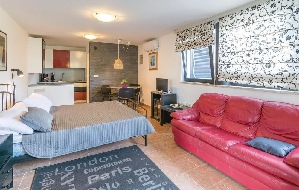 Beautiful Apartment in Pula With Outdoor Swimming Pool and Wifi
