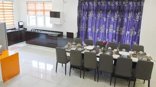 Shamrock Villas Corner OR Seaview OR Standard