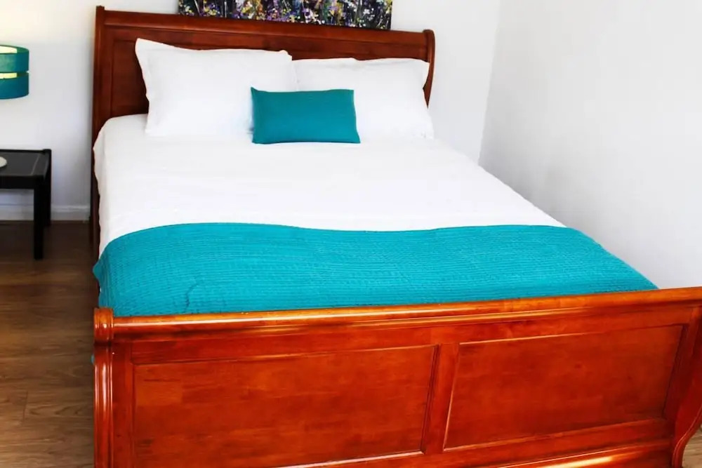 Spacious 4 Bed Home in Milton Keynes -free Parking