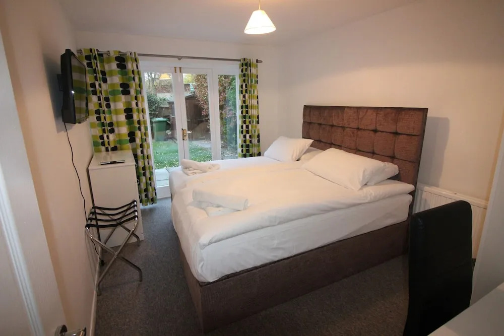 Cherry Hinton Rooms (SnooozzZ)