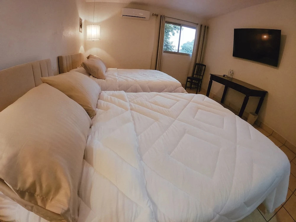 Point City Hotel