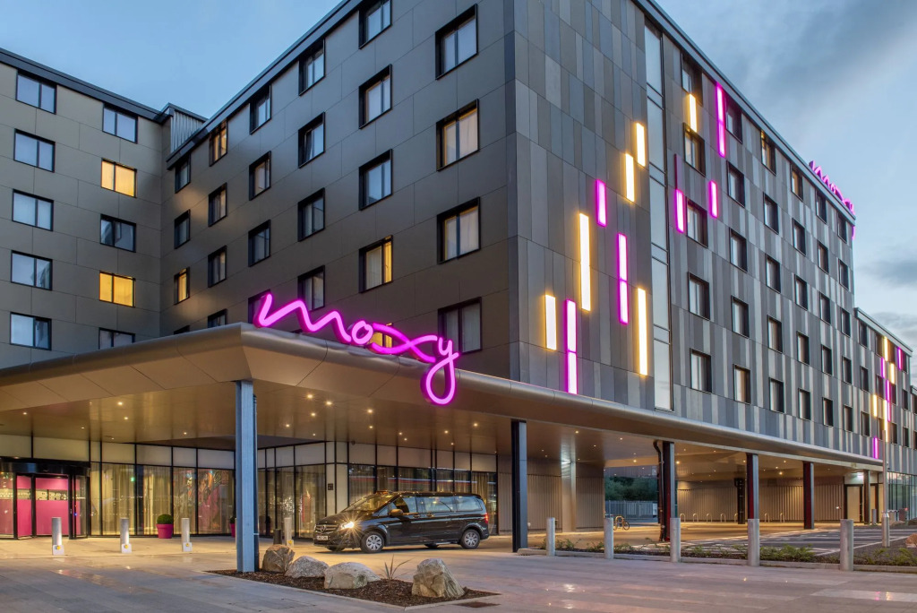 Moxy London Heathrow Airport