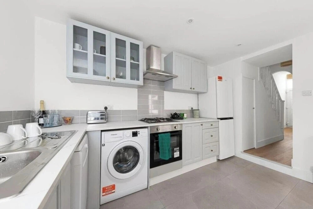 Spacious London 3 bedroom Garden House