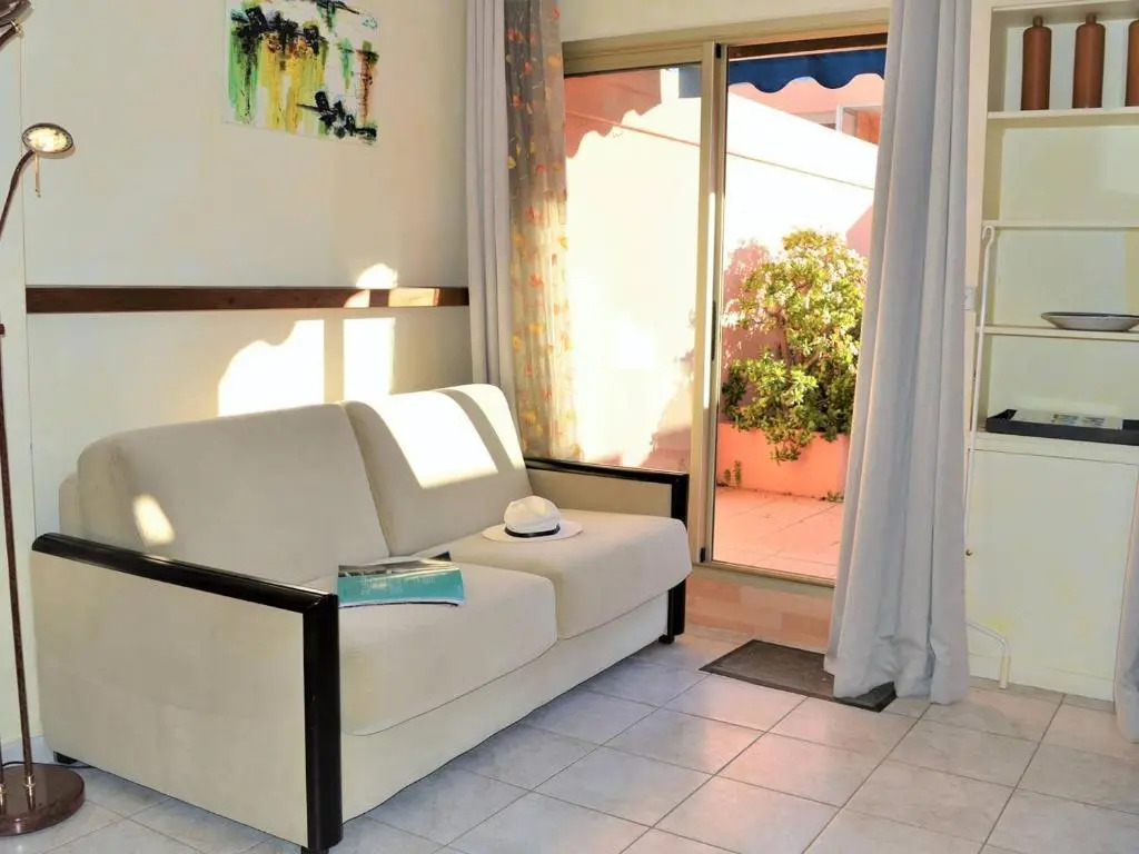 Appartement Le Lavandou, 1 pièce, 4 personnes - FR-1-251-223