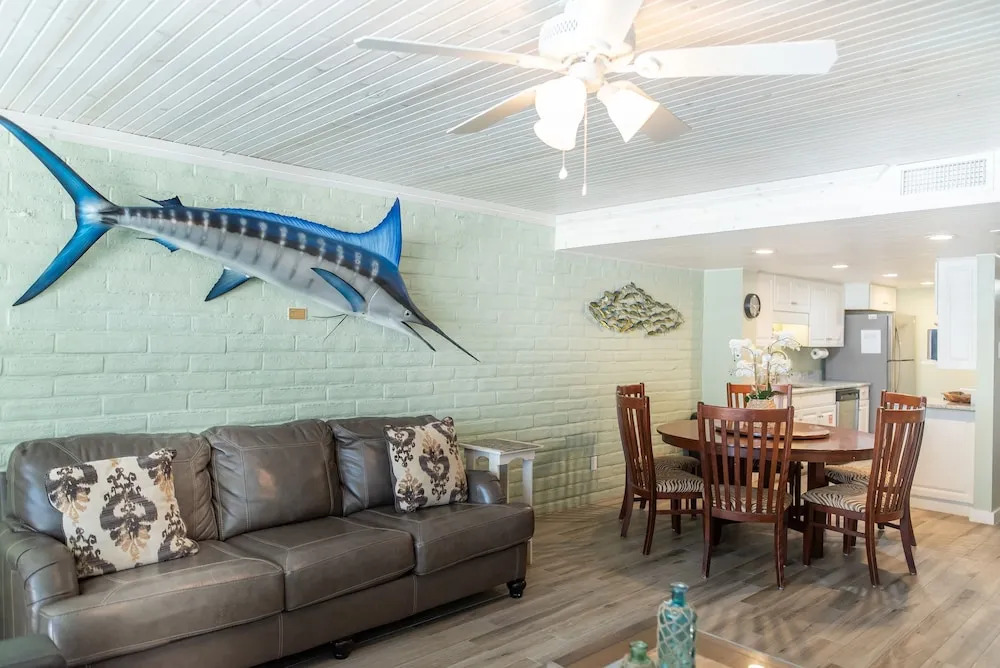 Pearl Marlin 205 by RedAwning