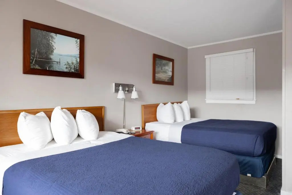 Admiral Motel