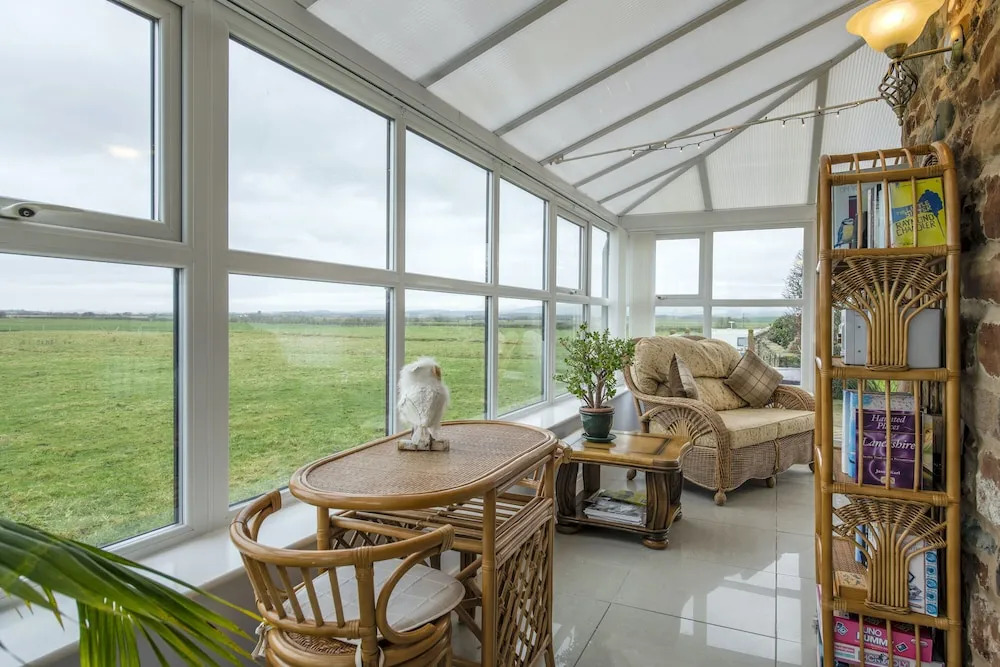 Cottage - Sleeps 5 - Hot Tub - Garden - Parking