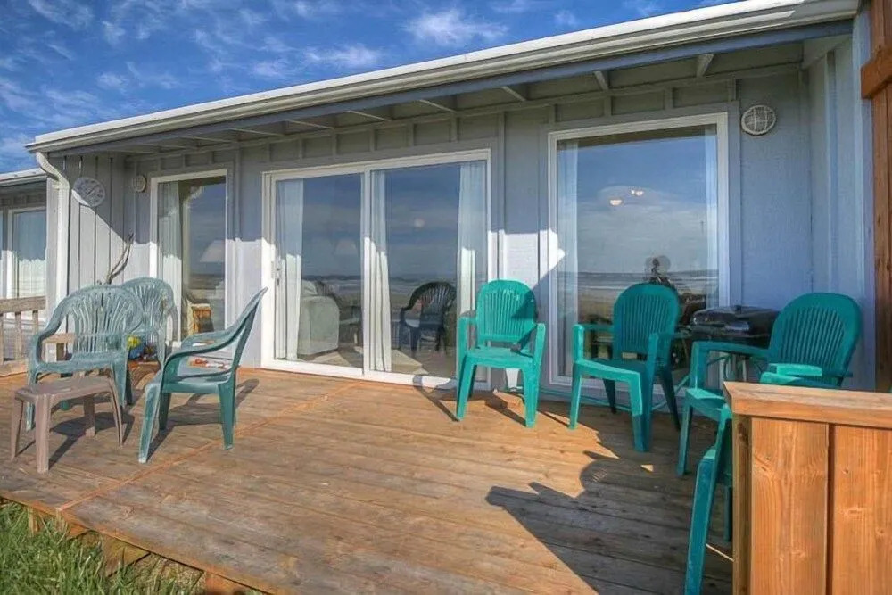 Cozy Hearth and Ocean Views - Inviting Beach Haven