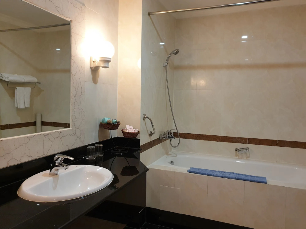 Huong Sen Hotel