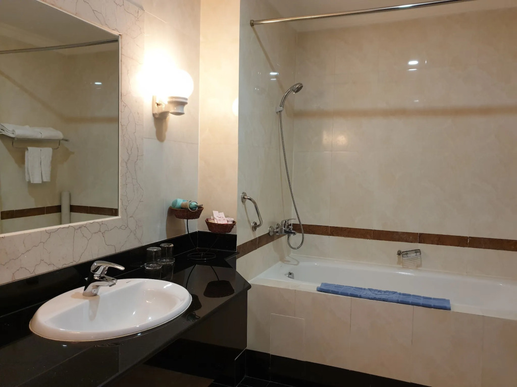 Huong Sen Hotel