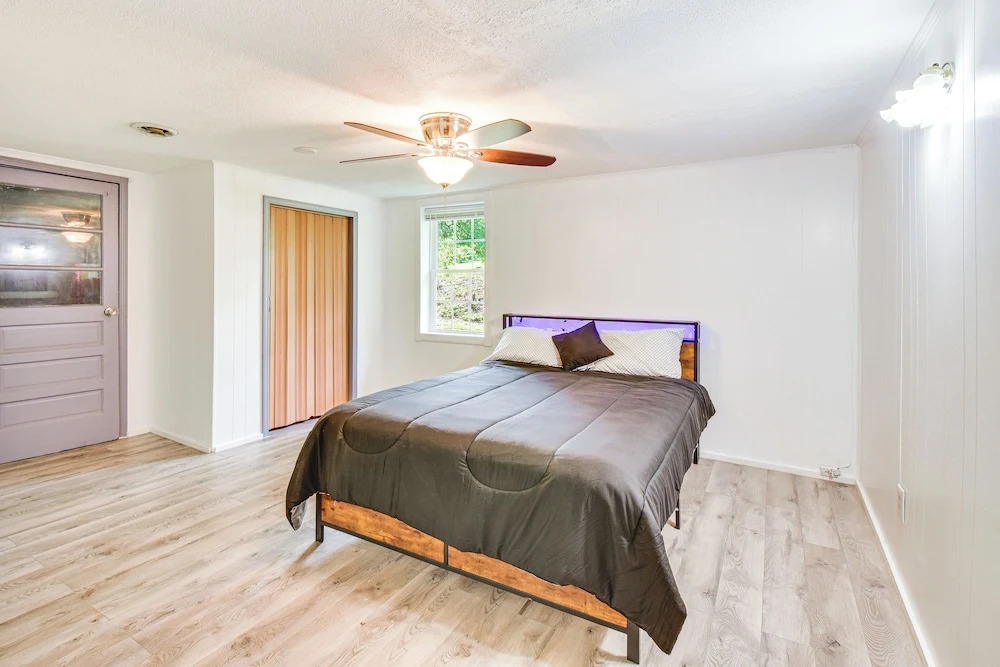 Seneca Vacation Rental w/ Grill Near Lake Hartwell