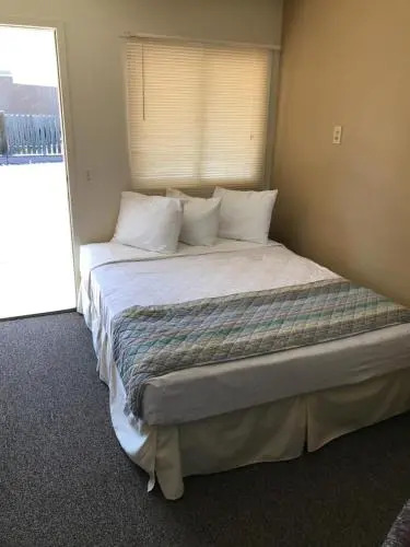 Six Gun Motel
