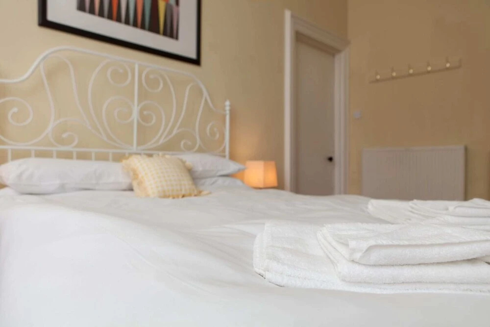 4 Bedroom Apartment Near The Meadows