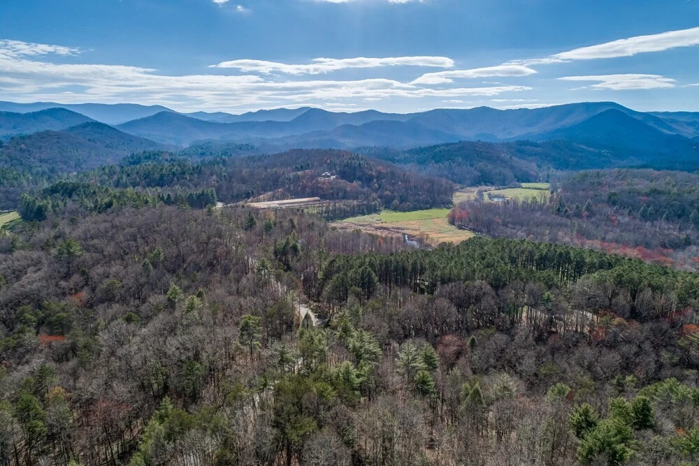 Blueridge Retreat Private 4 BDR Cabin Sleeps 10!