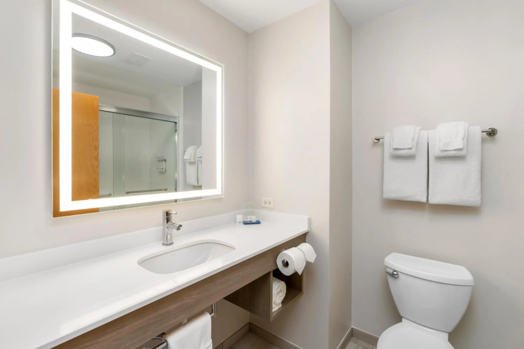Holiday Inn Express Hotel & Suites Peru - Lasalle Area by IHG