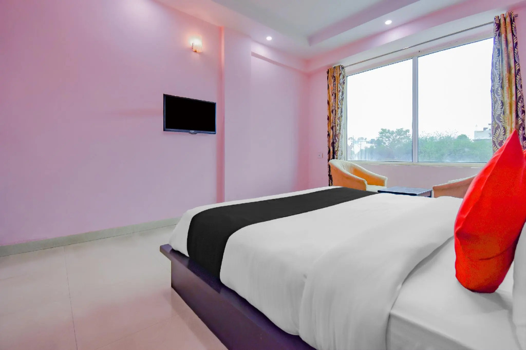 Capital O 77770 Hotel Grand Continental
