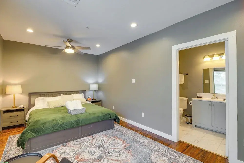 Pet-friendly Houston Apt: Walk to Midtown!
