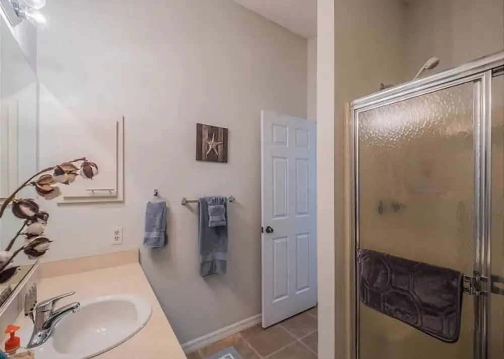 Nuevo Leon Lane 610 by White Pelican VR