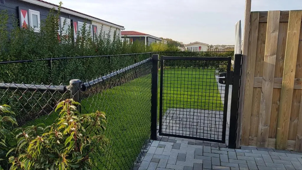 Modern Chalet in Serooskerke with Garden