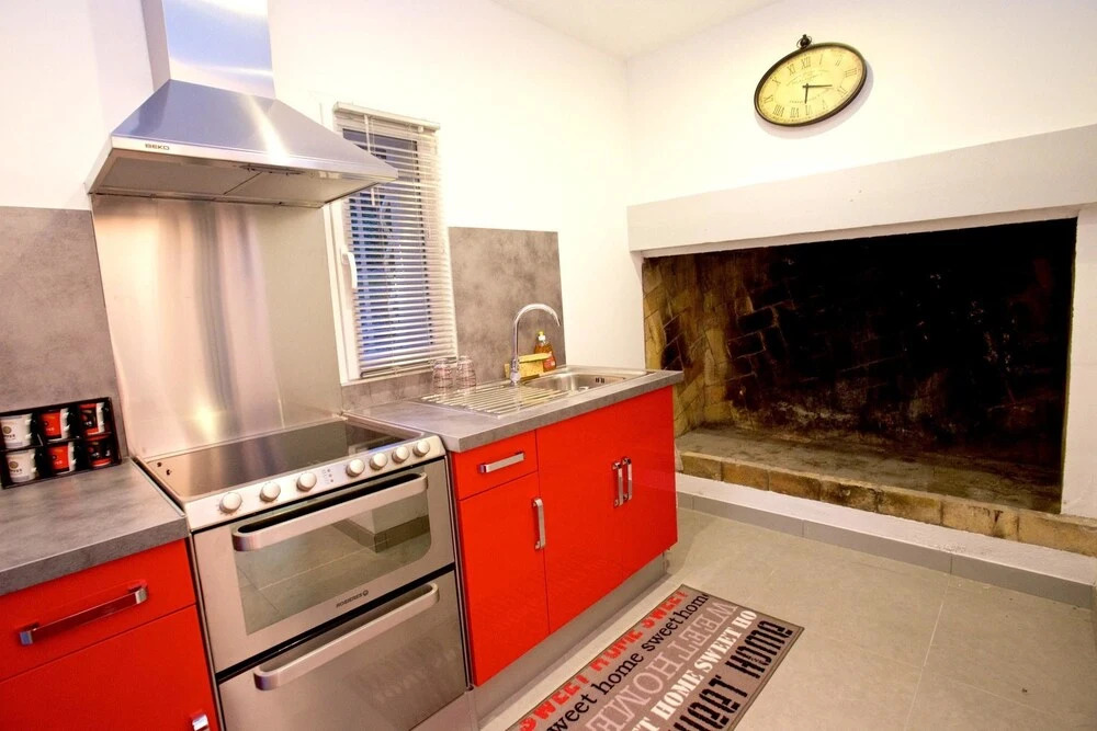 Studio in Roquefort-la-bédoule, With Pool Access, Enclosed Garden and