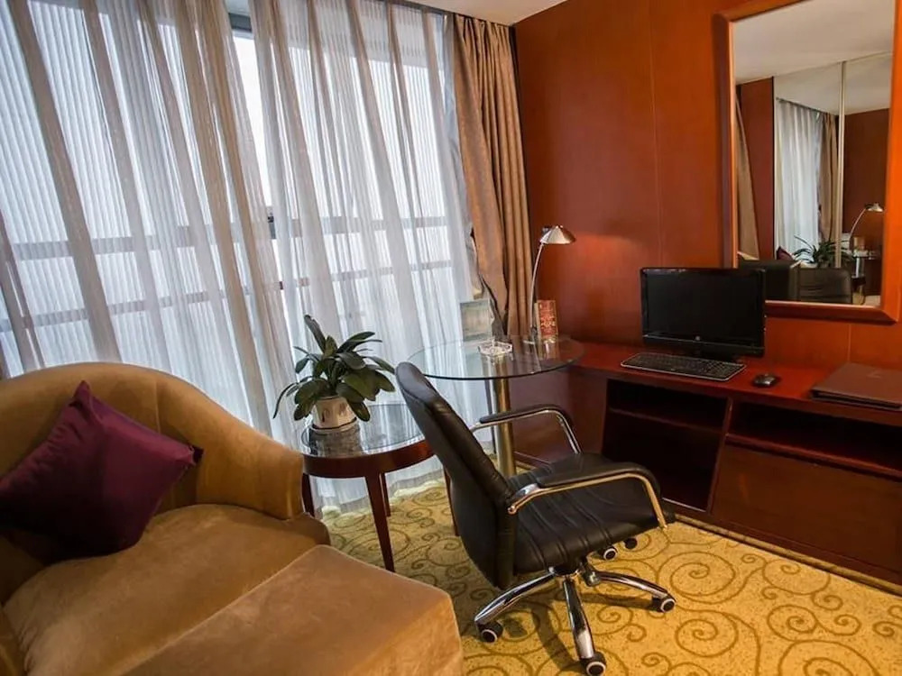 Chengdu Kinfu Center Hotel