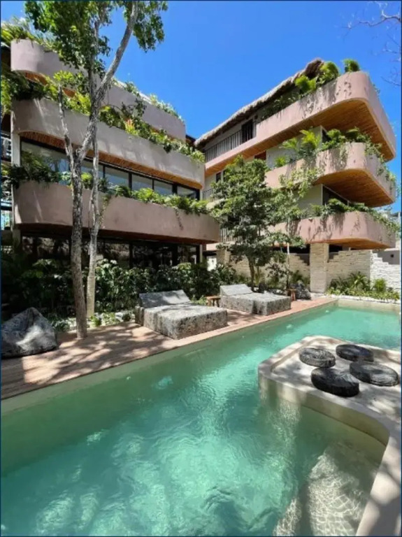Zereno Luxury Boutique Hotel