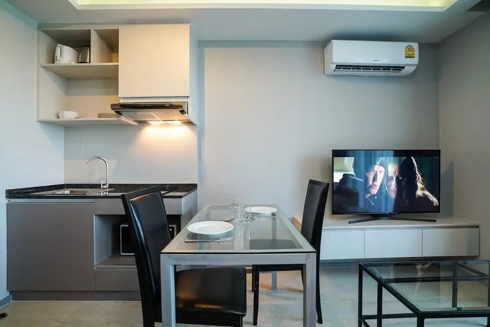 6Av 717 - Walk to Surin Beach Studio With Pool and gym