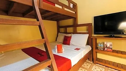 RedDoorz Plus @ Malabag Silang