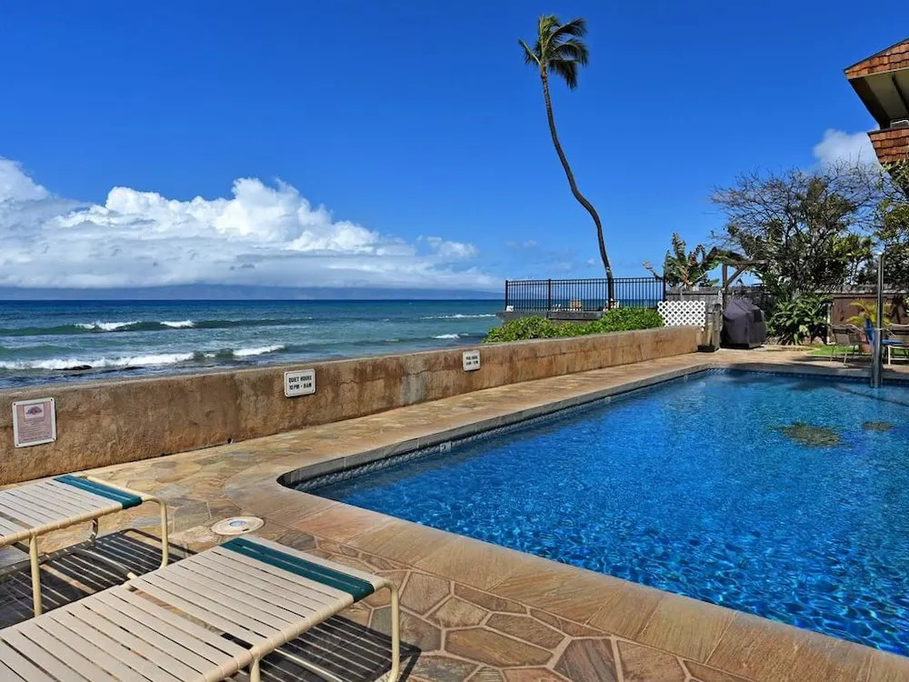Lower Honoapiilani Condo Unit #404 2 Bedrooms 2 Bathrooms Condo