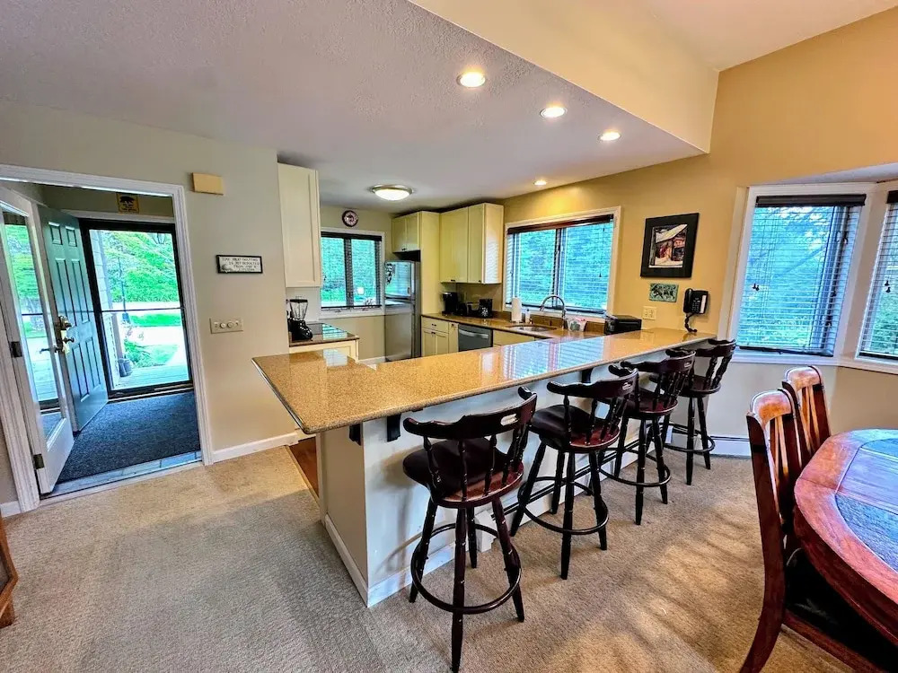 FV3 F3 Well Appointed Townhome a Short Walk to the Mount Washington Hotel