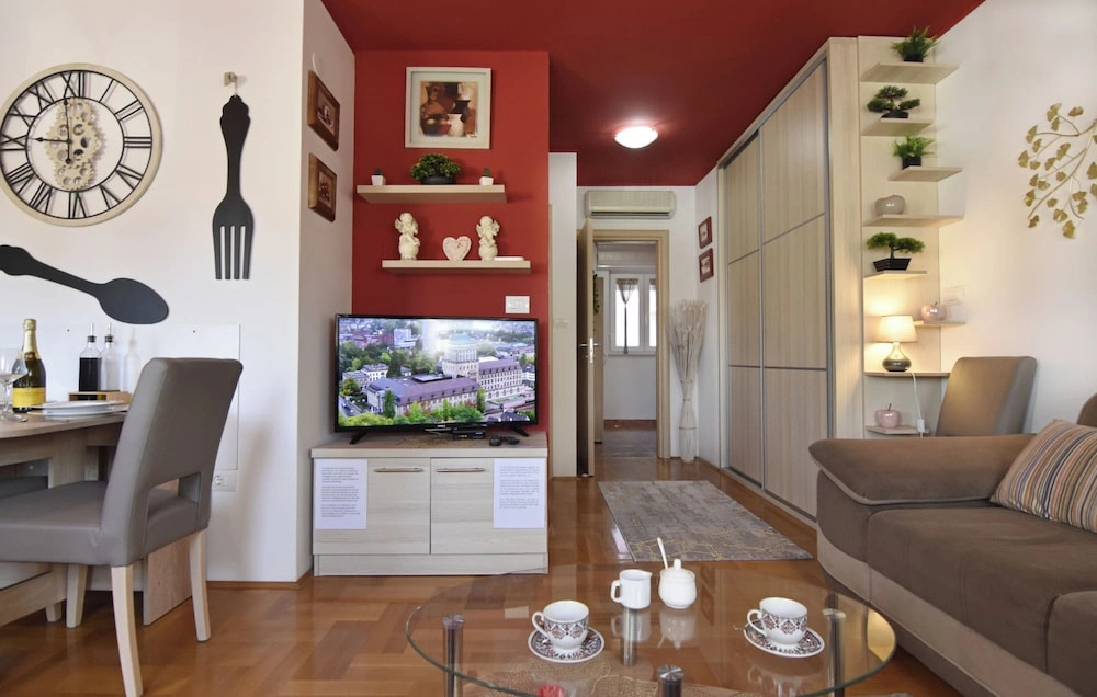 Cozy Flat in Central Umag