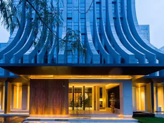 Nanjing Olympic Sports Expo Center UEASY Hotel