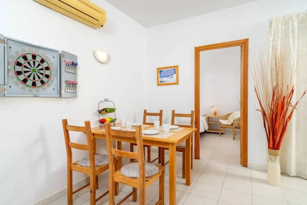 Lovely Flat with Open Pool in El Higueron Ref 106