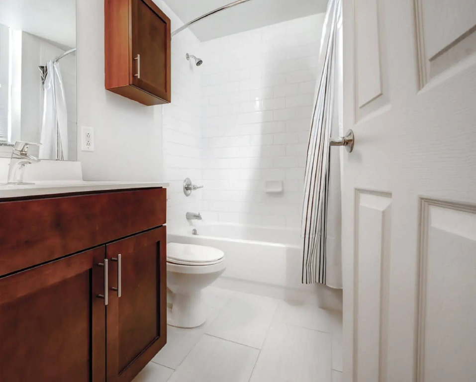 Global Luxury Suites at Tiverton Ave
