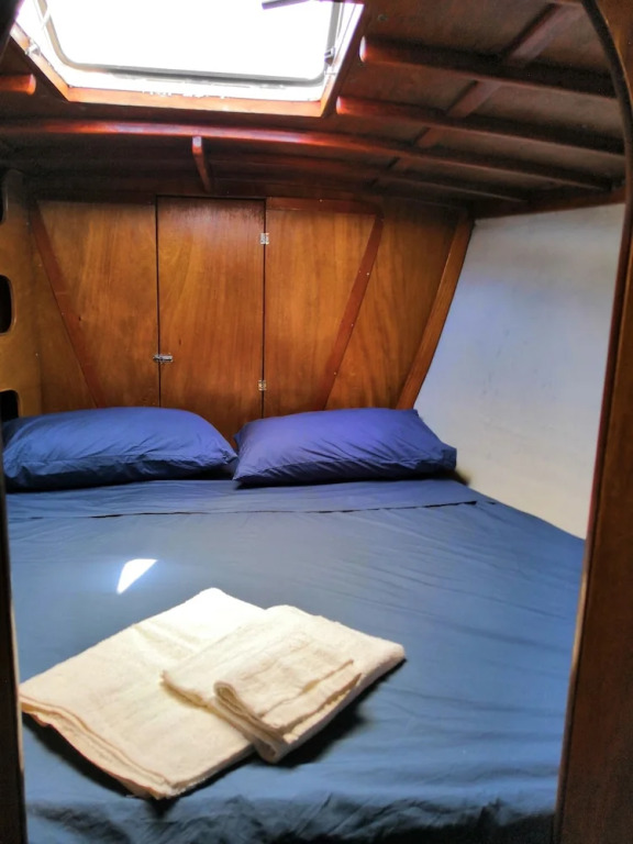 Boat, Sleep & Tours EHoa
