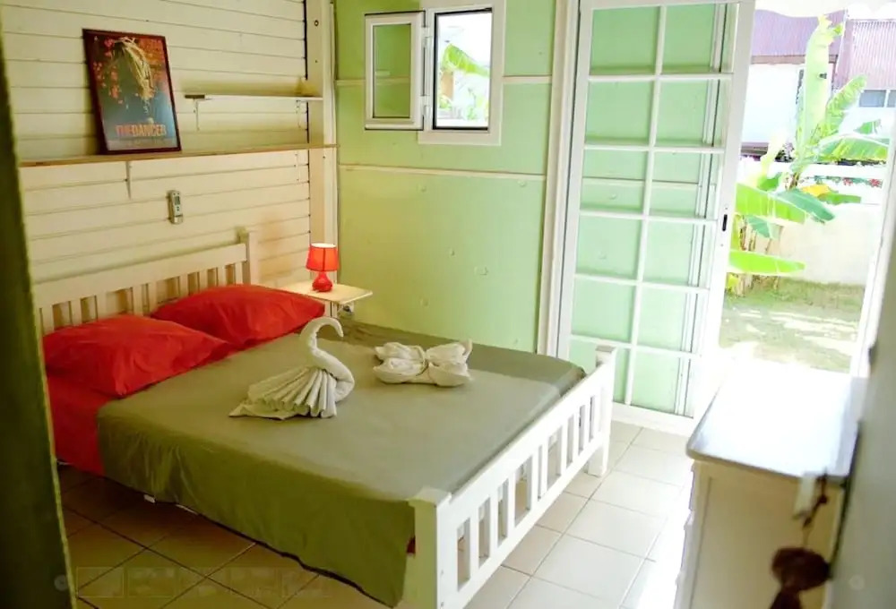House With in Sainte anne With Enclosed Garden and Wifi
