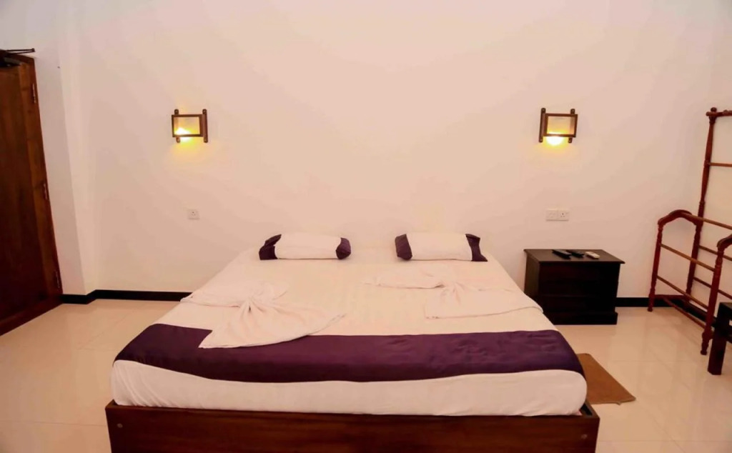 Gayana Hotel