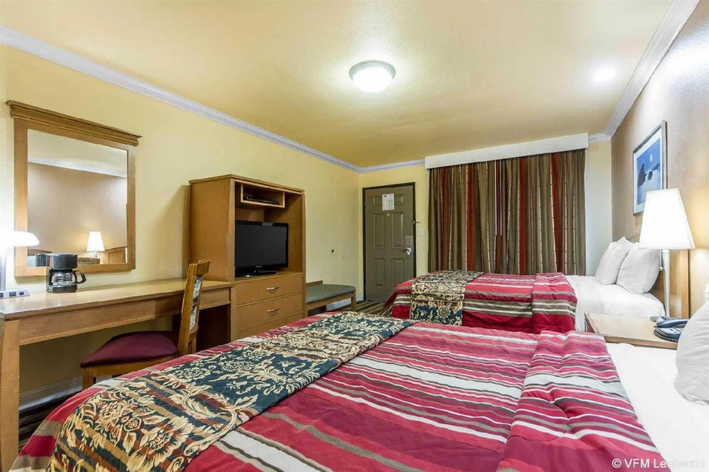Rodeway Inn & Suites Near The Coliseum & Arena